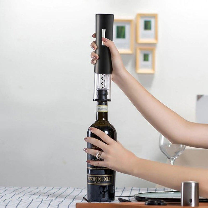 El sacacorchos eléctrico que abre cualquier botella de vino en ocho segundos